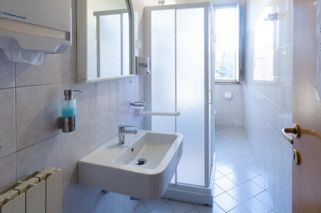 פיזה Hotel Moderno מראה חיצוני תמונה
