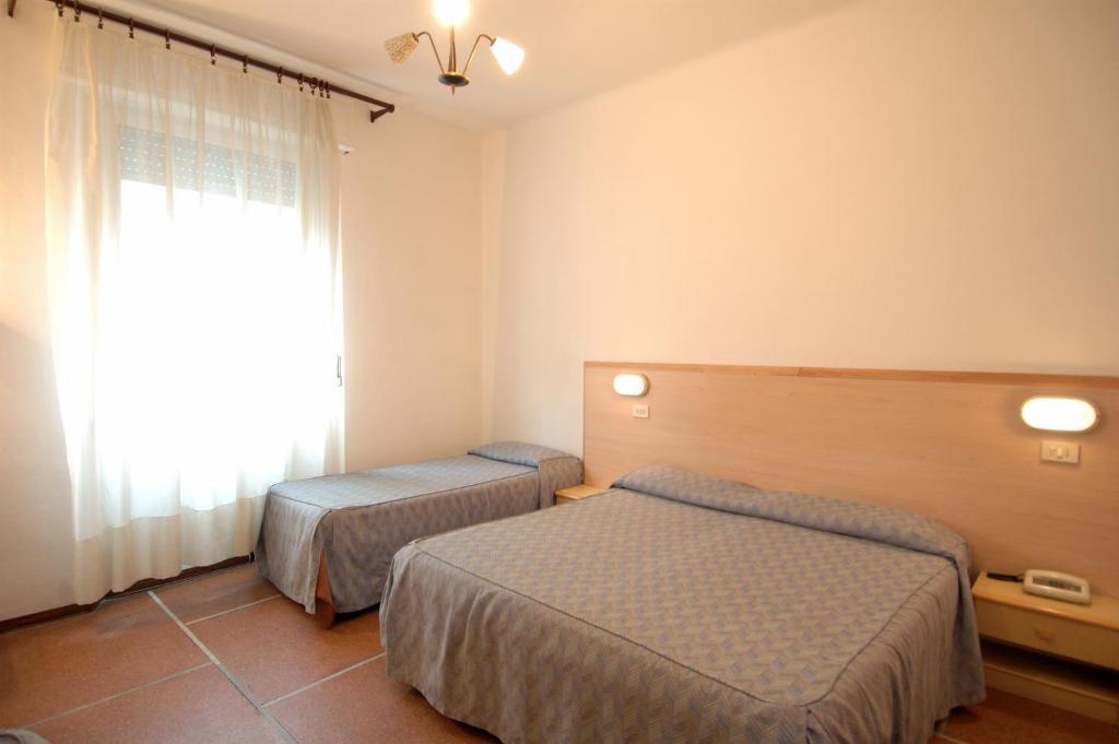 פיזה Hotel Moderno חדר תמונה