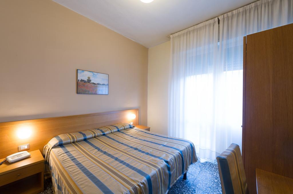 פיזה Hotel Moderno מראה חיצוני תמונה