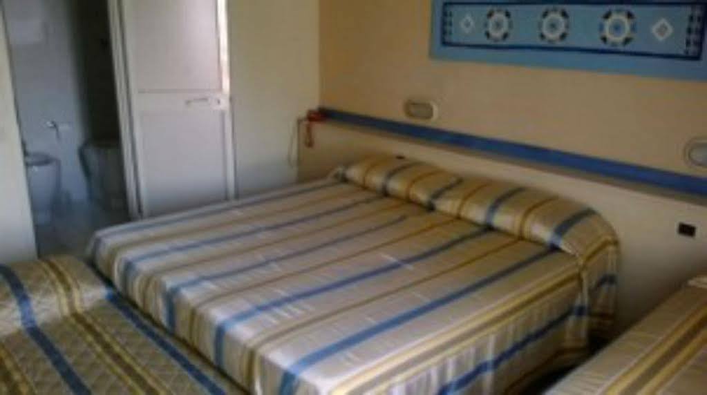 פיזה Hotel Moderno מראה חיצוני תמונה