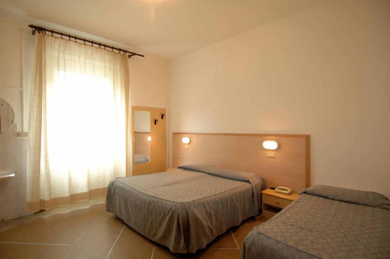 פיזה Hotel Moderno חדר תמונה