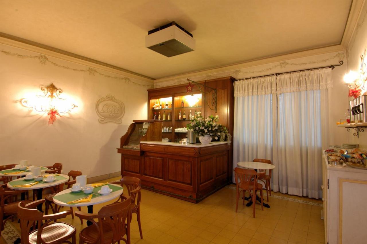 פיזה Hotel Moderno מראה חיצוני תמונה