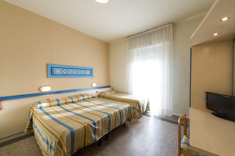 פיזה Hotel Moderno מראה חיצוני תמונה