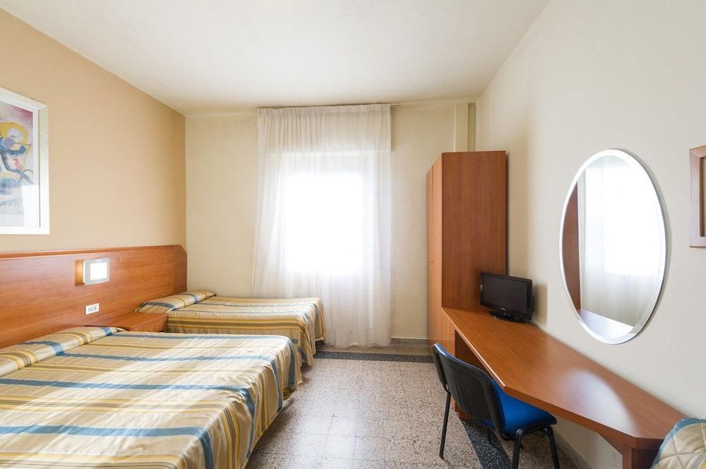 פיזה Hotel Moderno מראה חיצוני תמונה