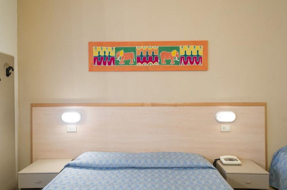 פיזה Hotel Moderno מראה חיצוני תמונה