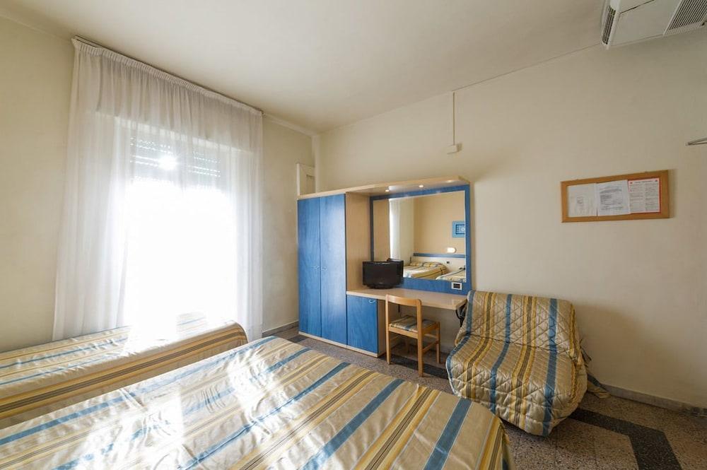 פיזה Hotel Moderno מראה חיצוני תמונה