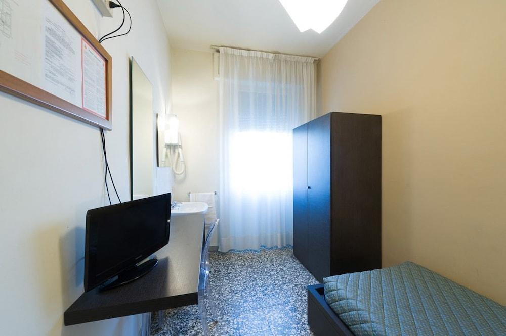 פיזה Hotel Moderno מראה חיצוני תמונה