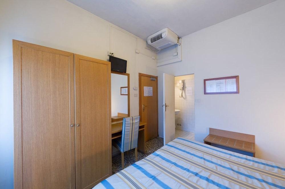 פיזה Hotel Moderno מראה חיצוני תמונה